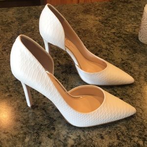 Jessica Simpson Shoes - White Jessica Simpson pointy toe heel Jessica Simpson Shoes - White Jessica Simpson pointy toe heel